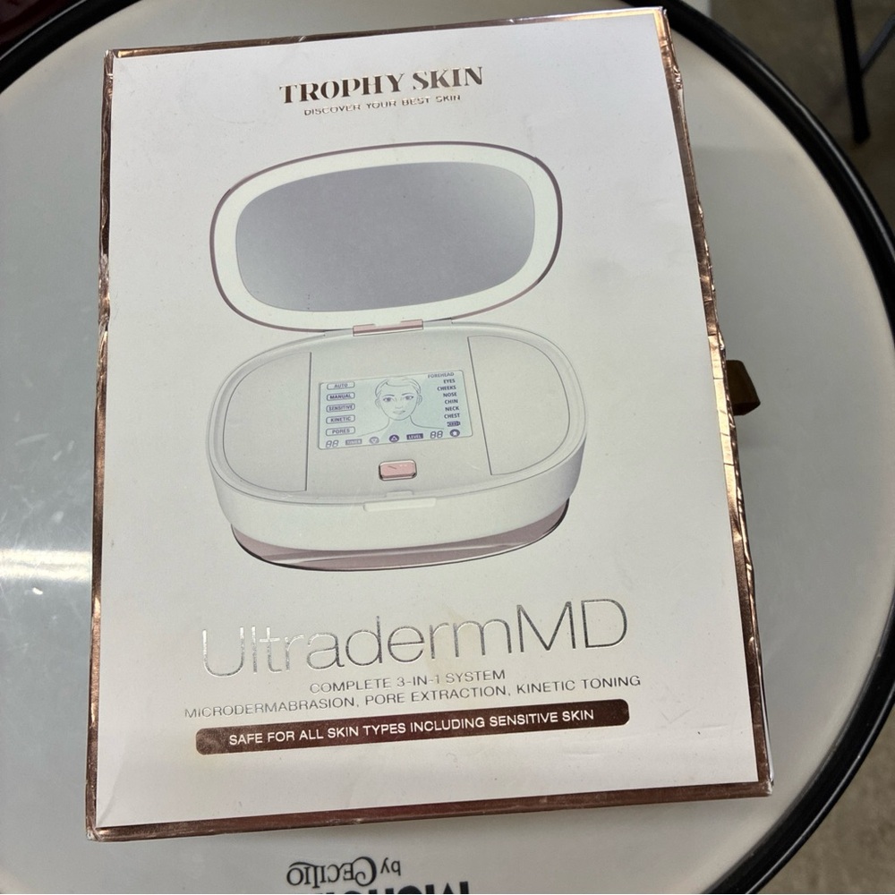 Trophy Skin Ultraderm MD Facial Cleansing & Exfoliation Device - White/Pink